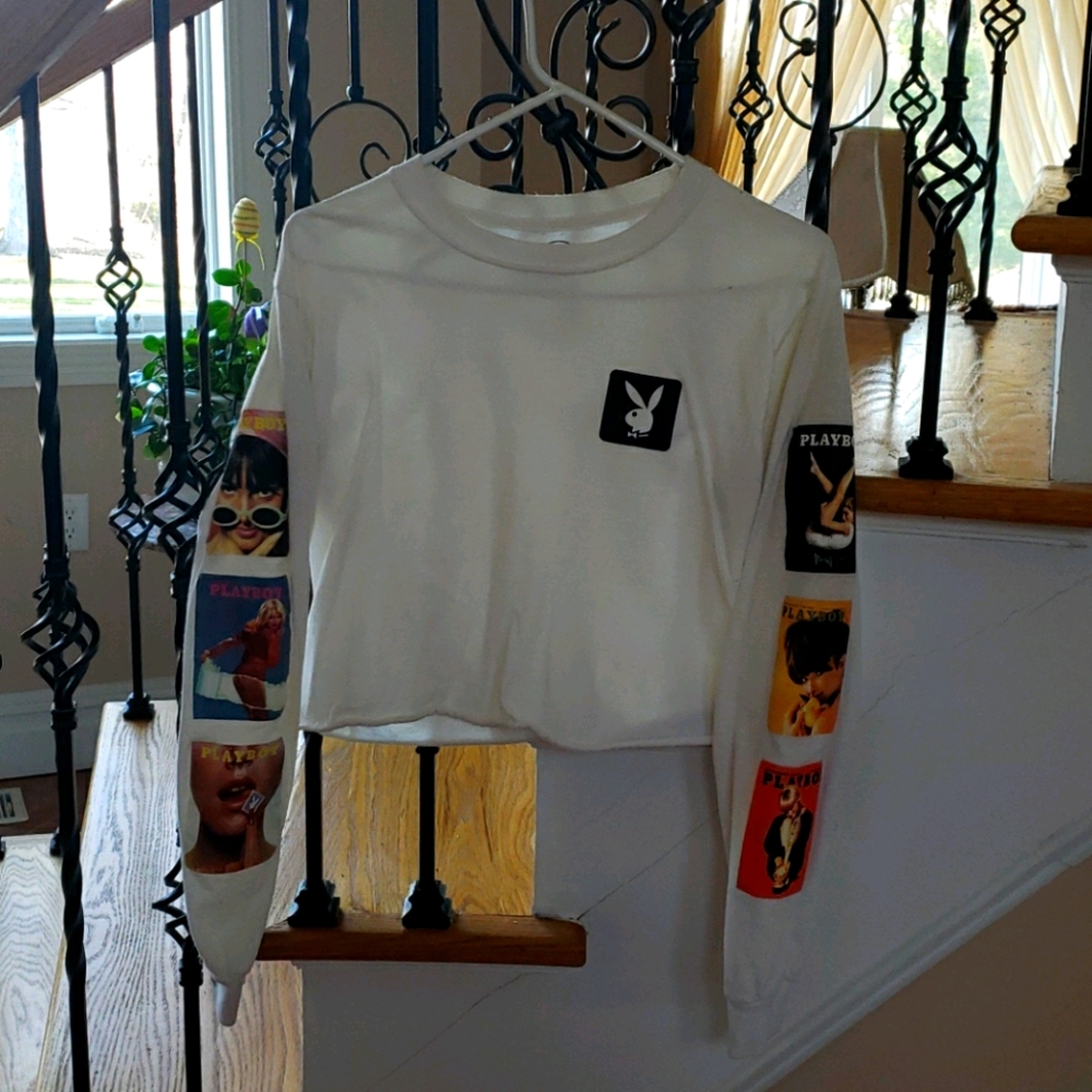 Cropped white long sleeve Playboy graphic